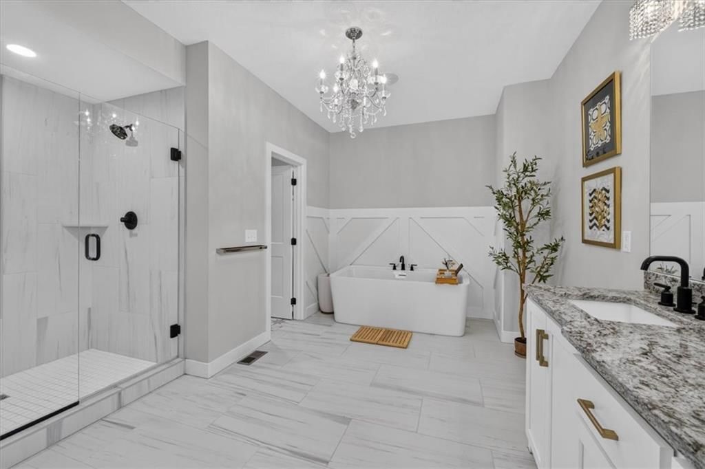 4721 NE Jamestown Drive — photo 32