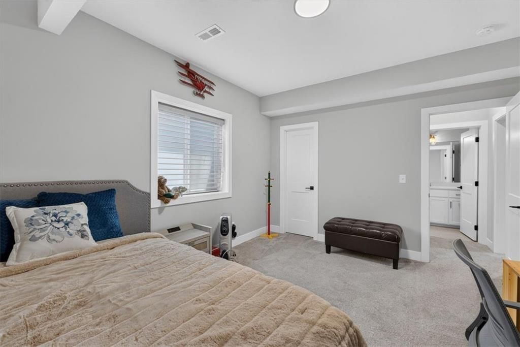 4721 NE Jamestown Drive — photo 55
