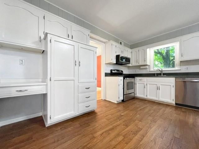 10004 Cody Street — photo 6