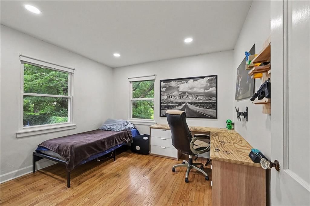 4945 N Lister Avenue — photo 9