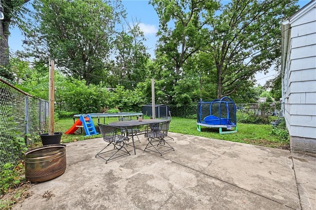 4945 N Lister Avenue — photo 20