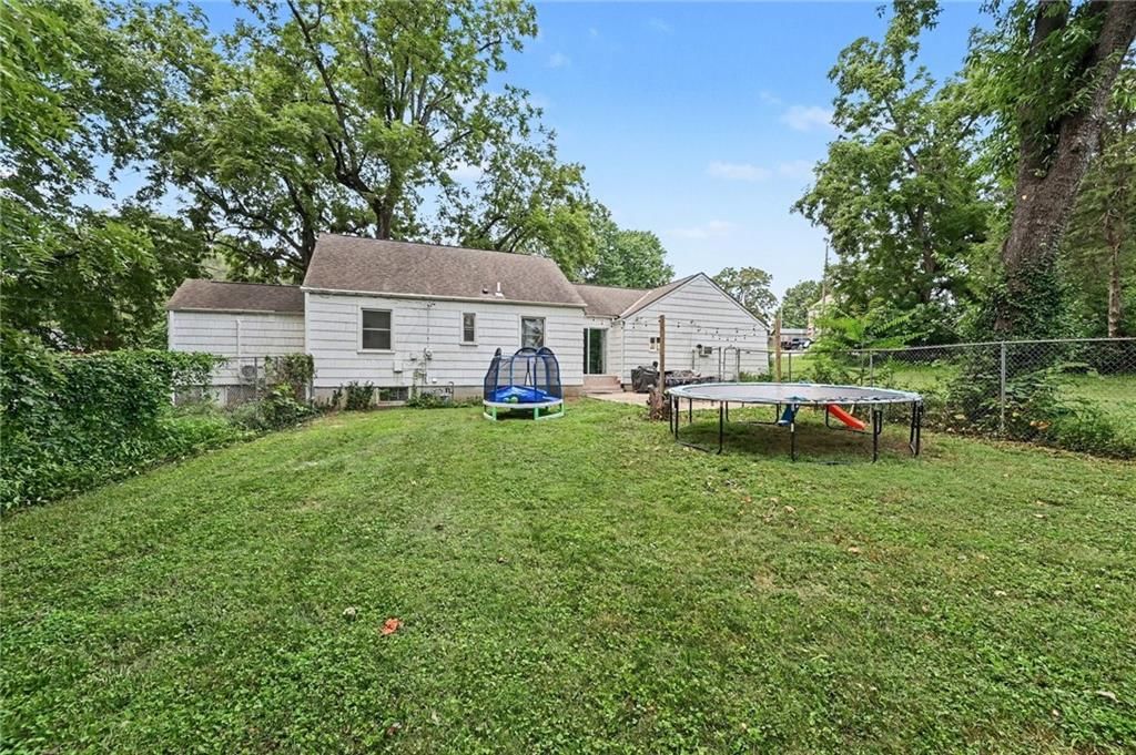 4945 N Lister Avenue — photo 22