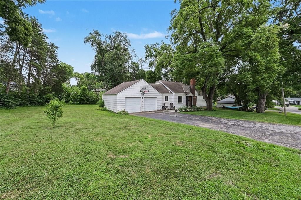 4945 N Lister Avenue — photo 23