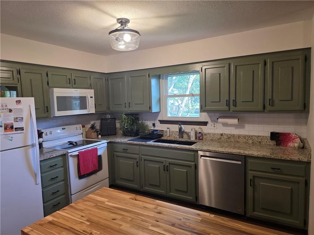 1121 W Elm Terrace — photo 5