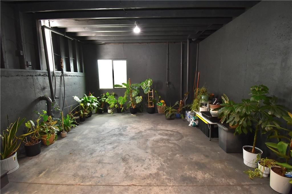 2152 Hay Market Court — photo 38