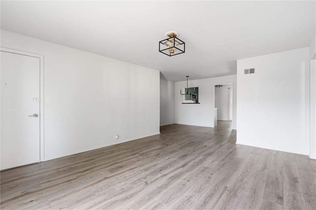 439 W 104th Street — photo 5