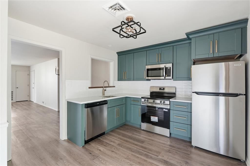 439 W 104th Street — photo 12