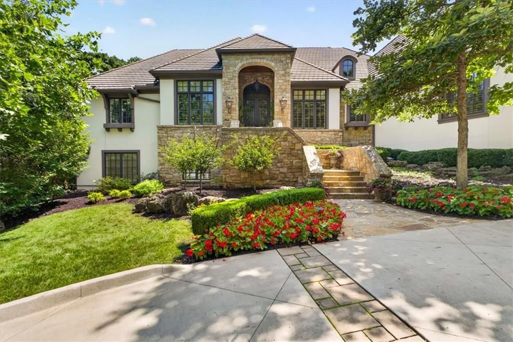 200 Hever Knoll Street — photo 1