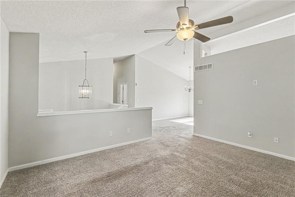 1810 W Fredrickson Circle — photo 2
