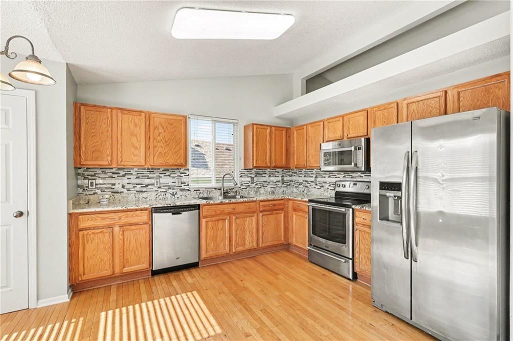 1810 W Fredrickson Circle — photo 4