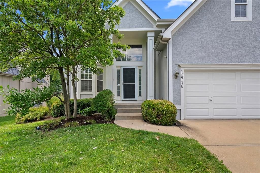 13716 Parkhill Street — photo 2