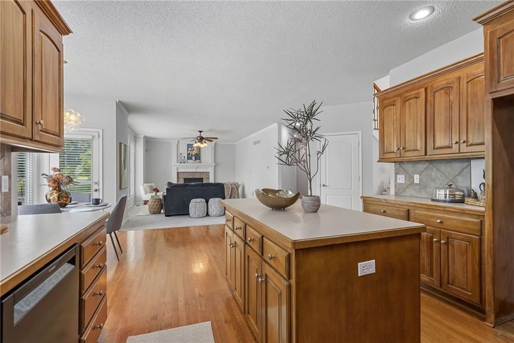 13716 Parkhill Street — photo 11