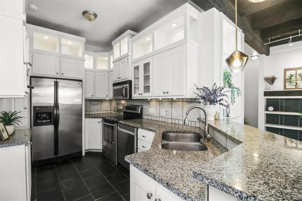 1111 W 46th Street — photo 11