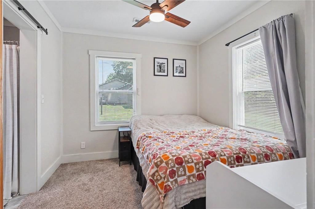 633 Oak Street — photo 10