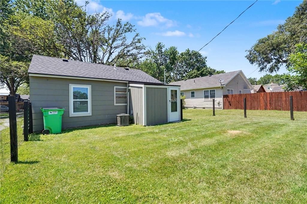 633 Oak Street — photo 14
