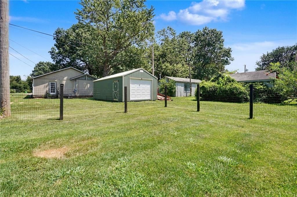 633 Oak Street — photo 15
