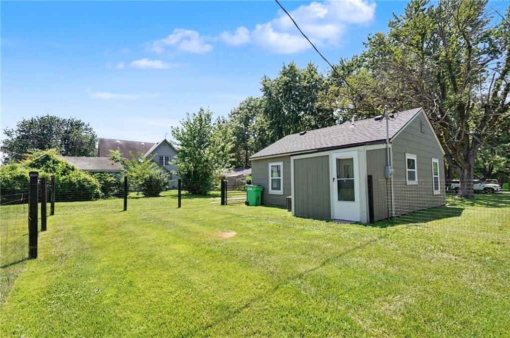 633 Oak Street — photo 16