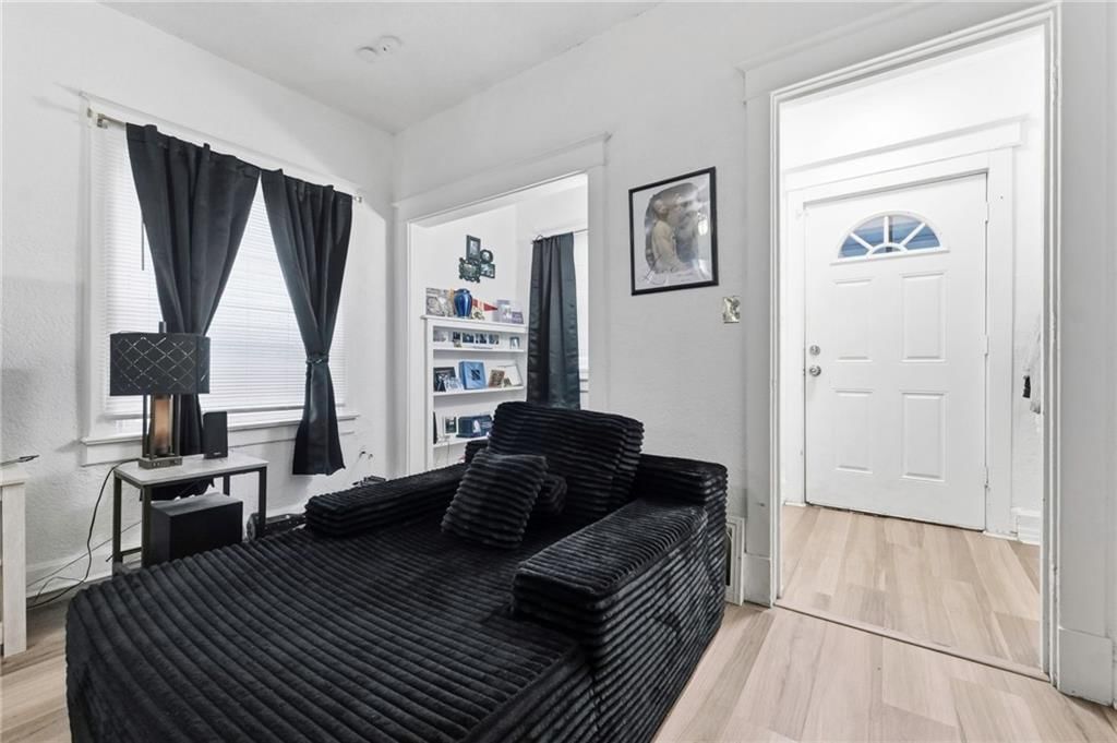 3249 Victor Street — photo 3