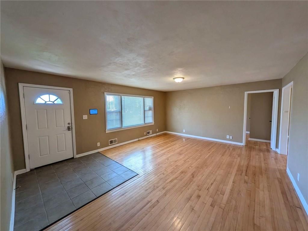8905 E 29TH Street — photo 4