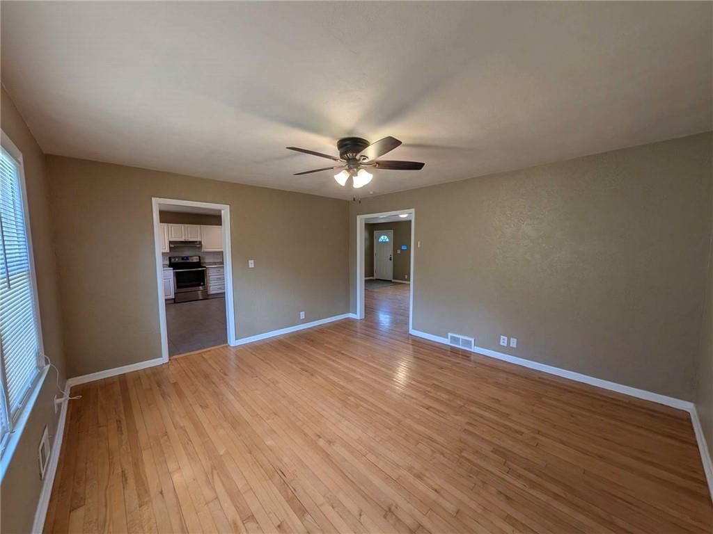 8905 E 29TH Street — photo 6