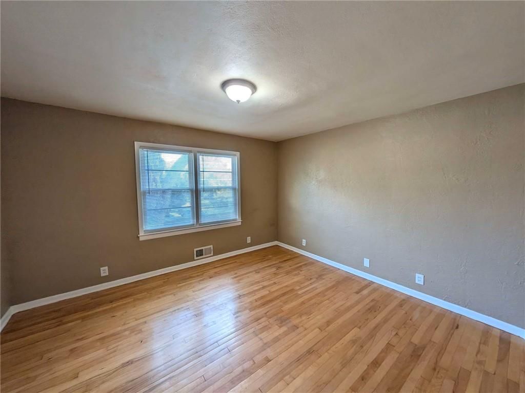8905 E 29TH Street — photo 17