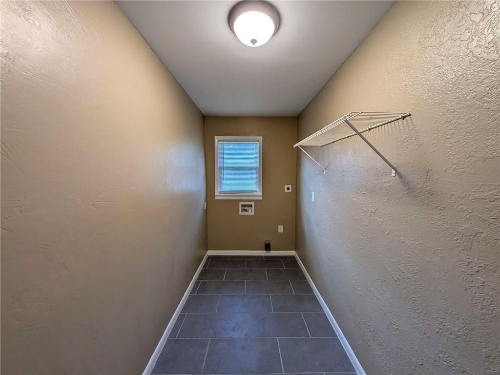8905 E 29TH Street — photo 21