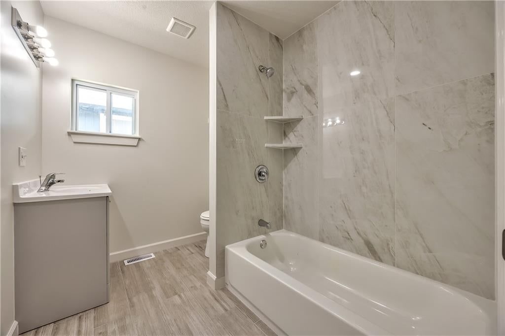 1426 S HOME Avenue — photo 8