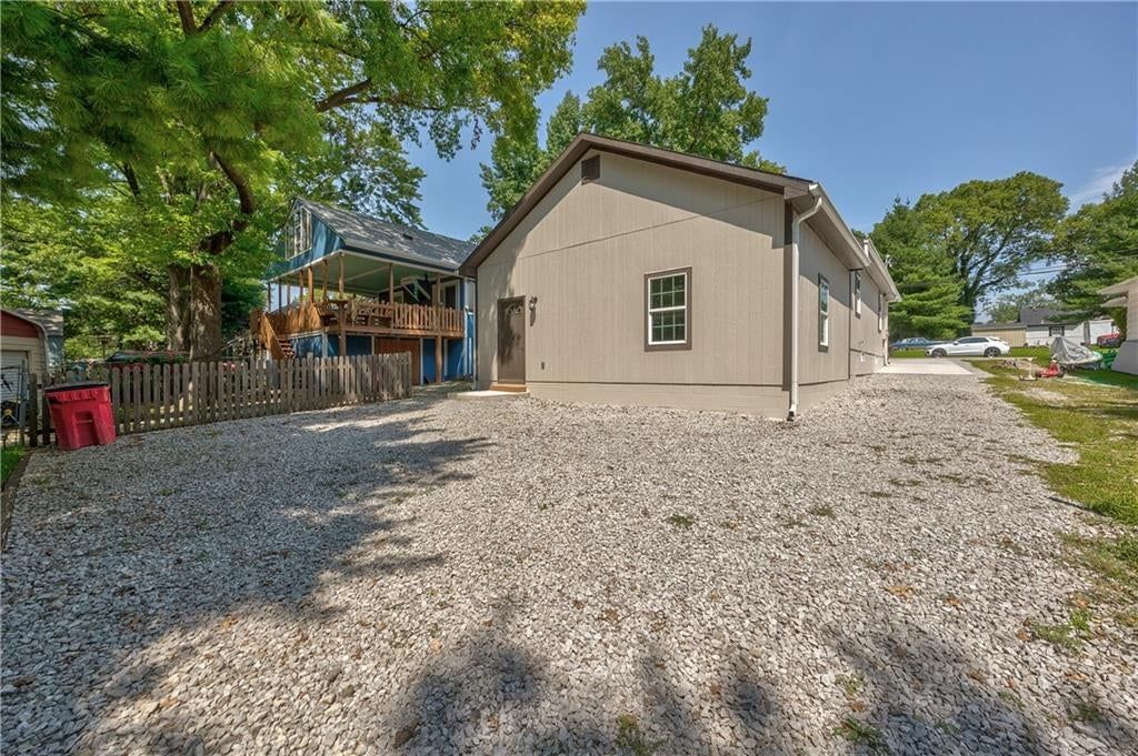 1426 S HOME Avenue — photo 25