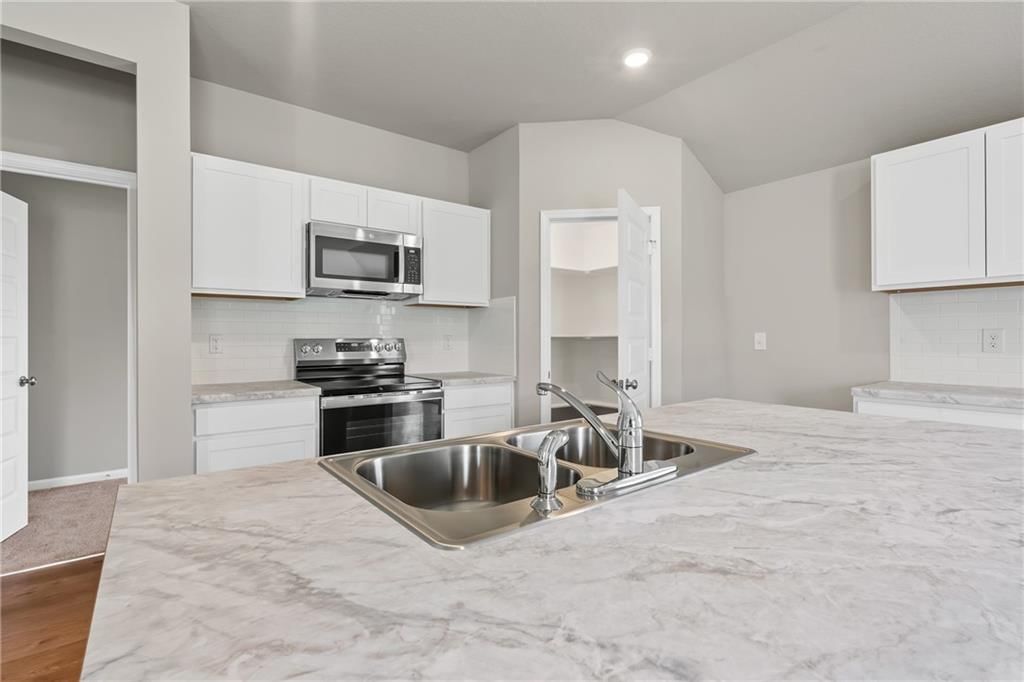 20231 W 195th Street — photo 2