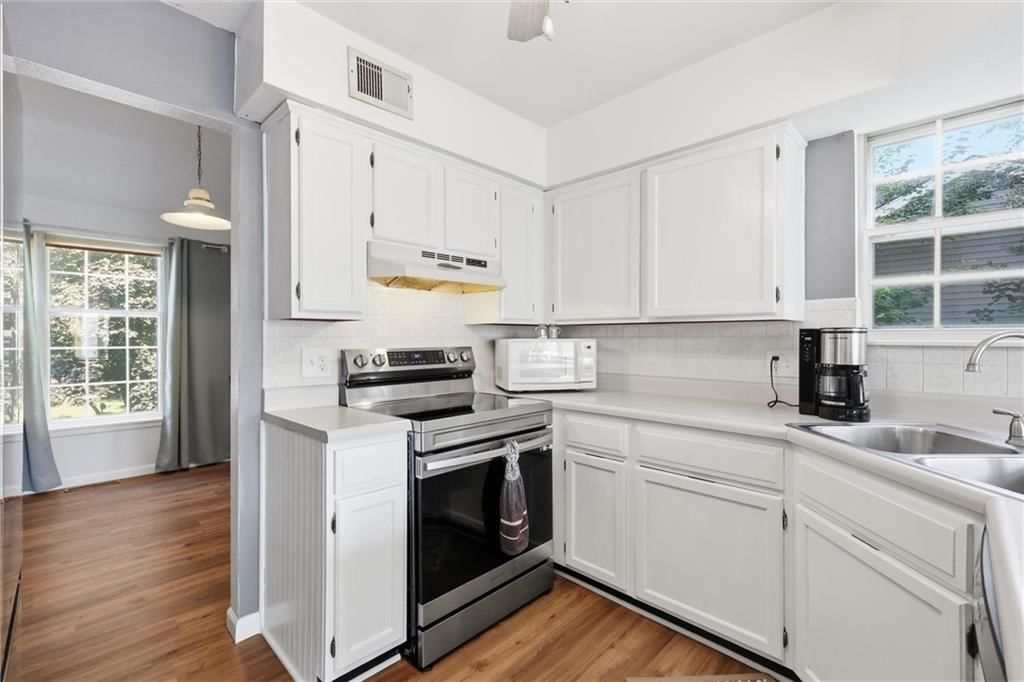 528 NW 41st Street — photo 10