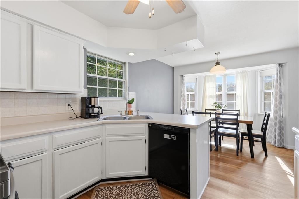 528 NW 41st Street — photo 12