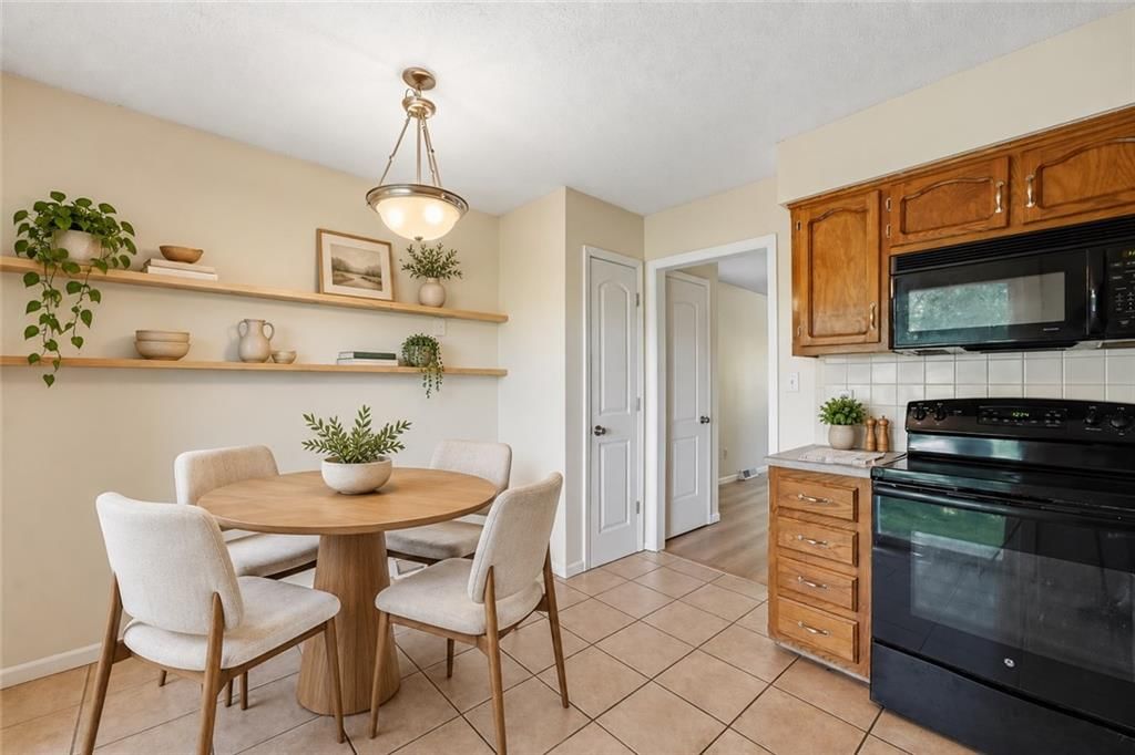 Photo 6 of 21 - 8709 N Hull Avenue, Kansas City, MO 64154