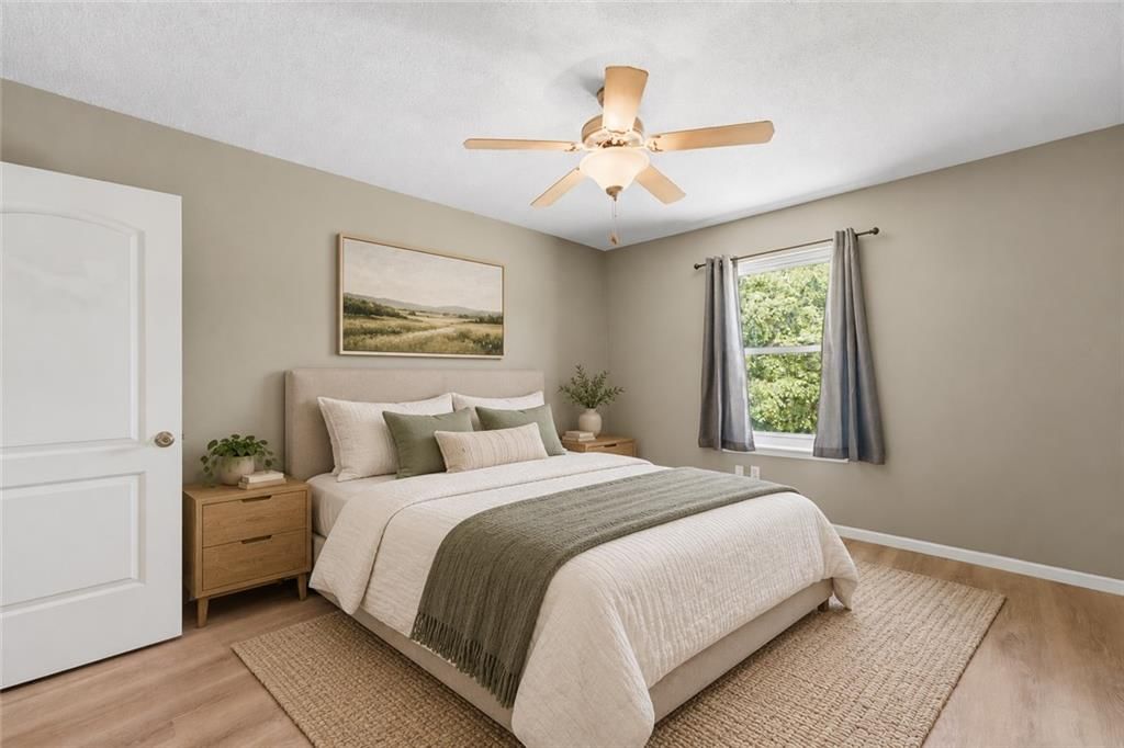 Photo 9 of 21 - 8709 N Hull Avenue, Kansas City, MO 64154