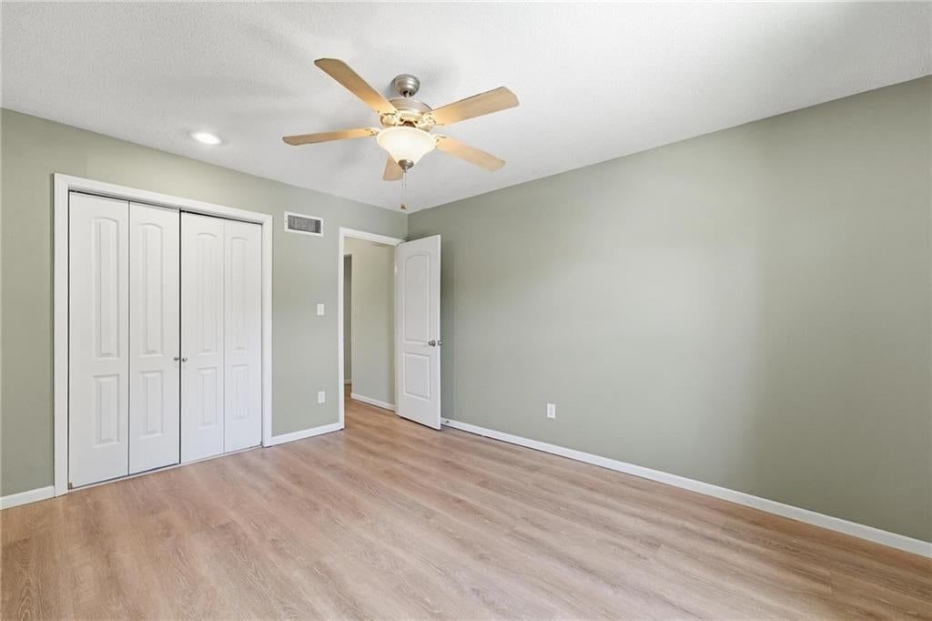 Photo 11 of 21 - 8709 N Hull Avenue, Kansas City, MO 64154