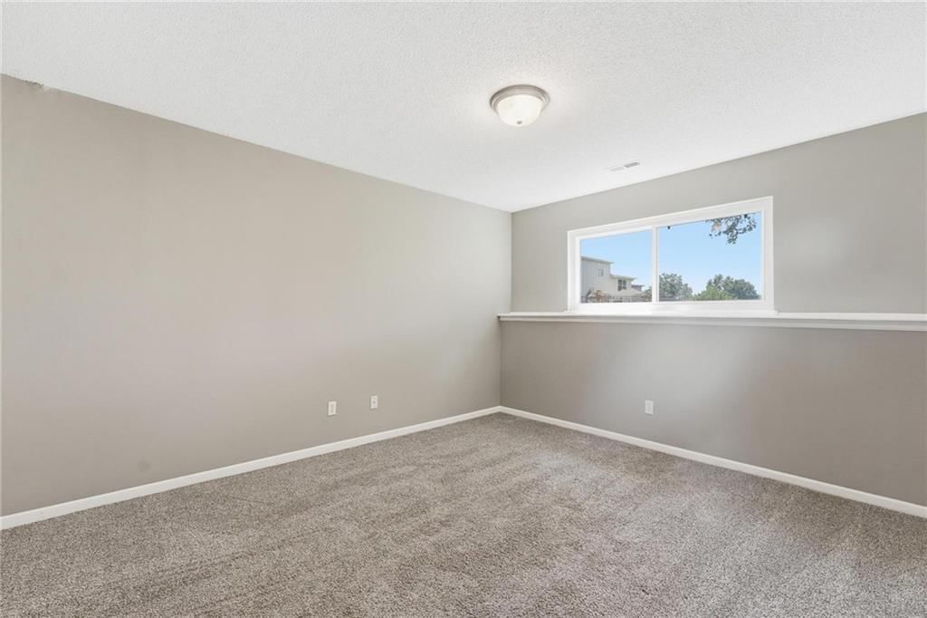 Photo 15 of 21 - 8709 N Hull Avenue, Kansas City, MO 64154
