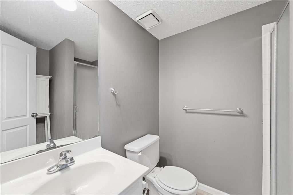 Photo 17 of 21 - 8709 N Hull Avenue, Kansas City, MO 64154