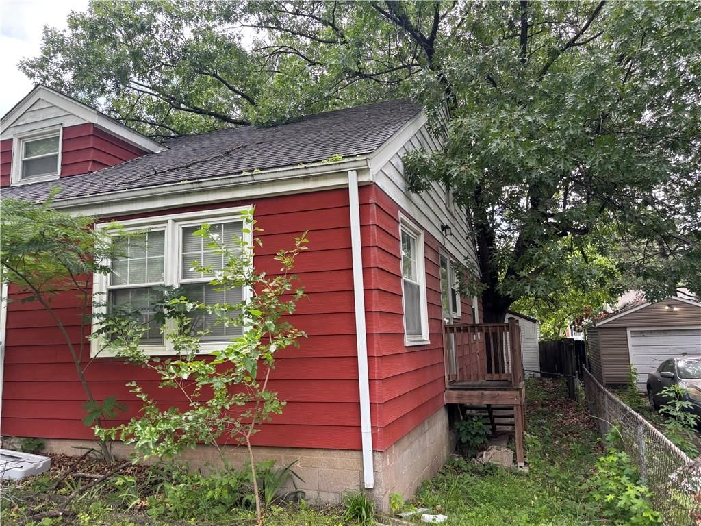 1917 S Scott Avenue — photo 2