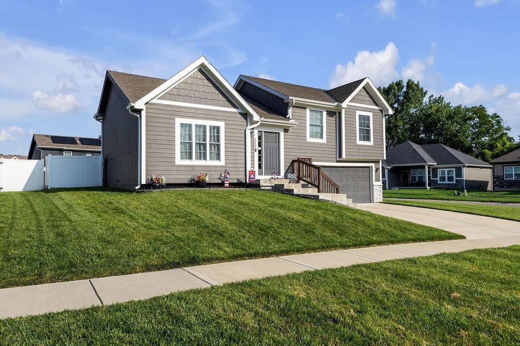 2202 Bateley Street — photo 3