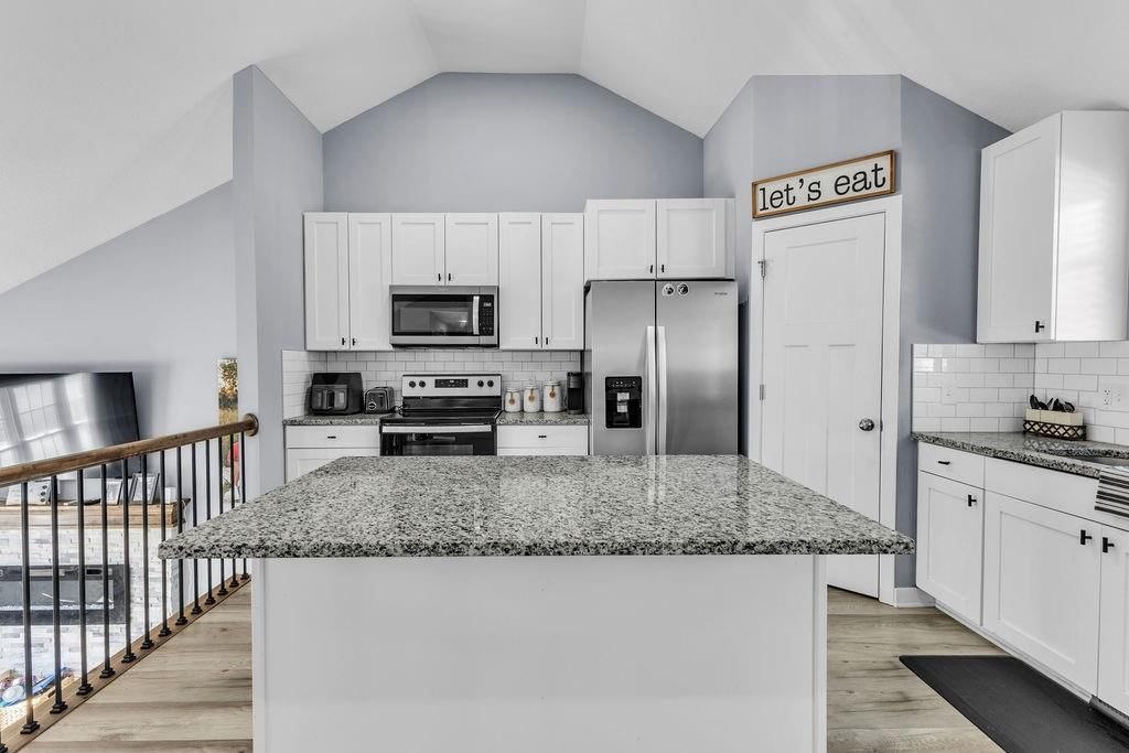 2202 Bateley Street — photo 9