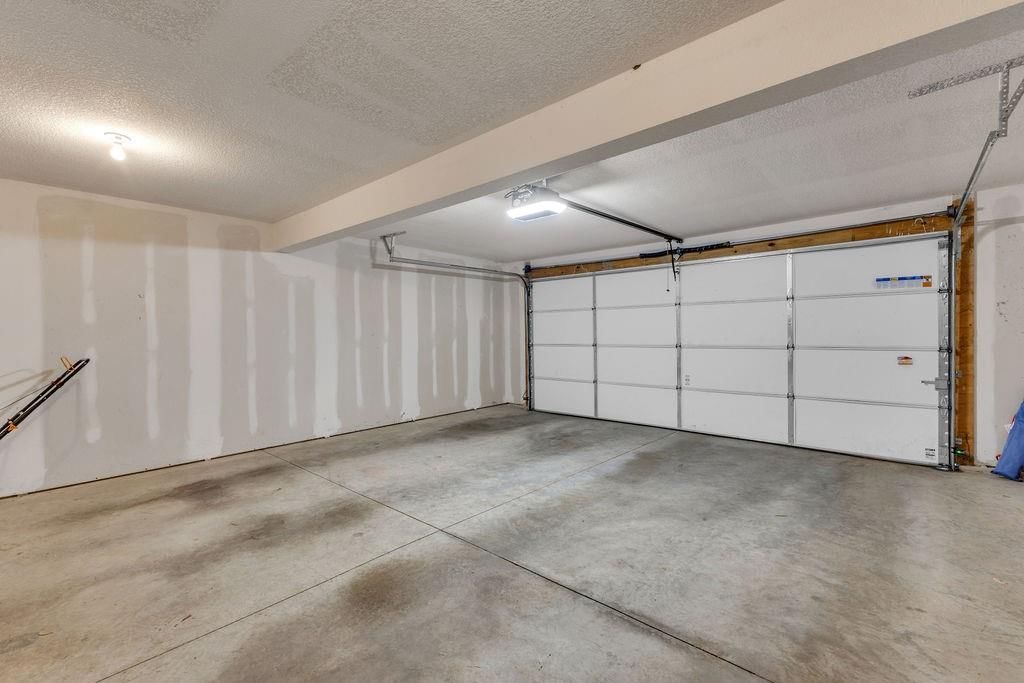 2202 Bateley Street — photo 32