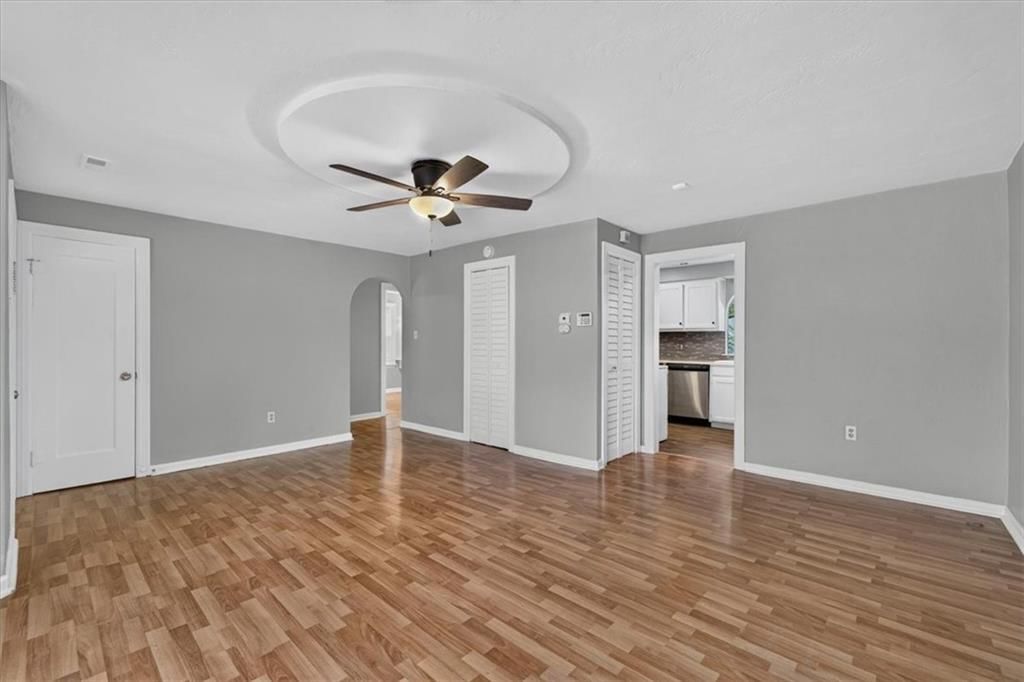 207 W North Avenue — photo 8