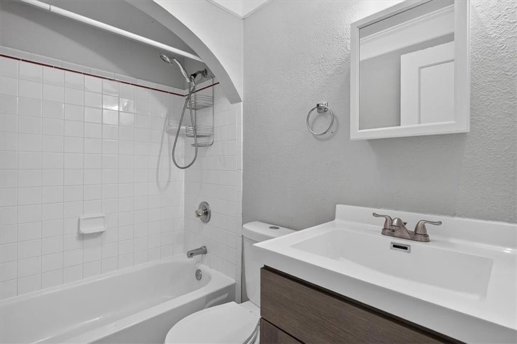 207 W North Avenue — photo 35