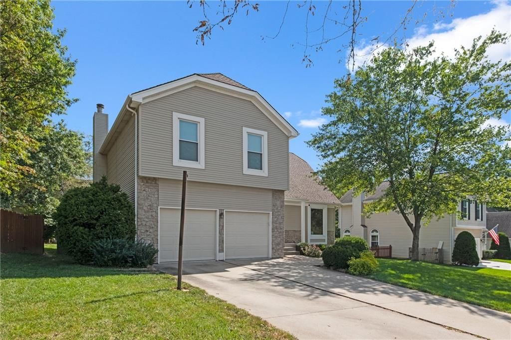 15235 Dearborn Street — photo 2