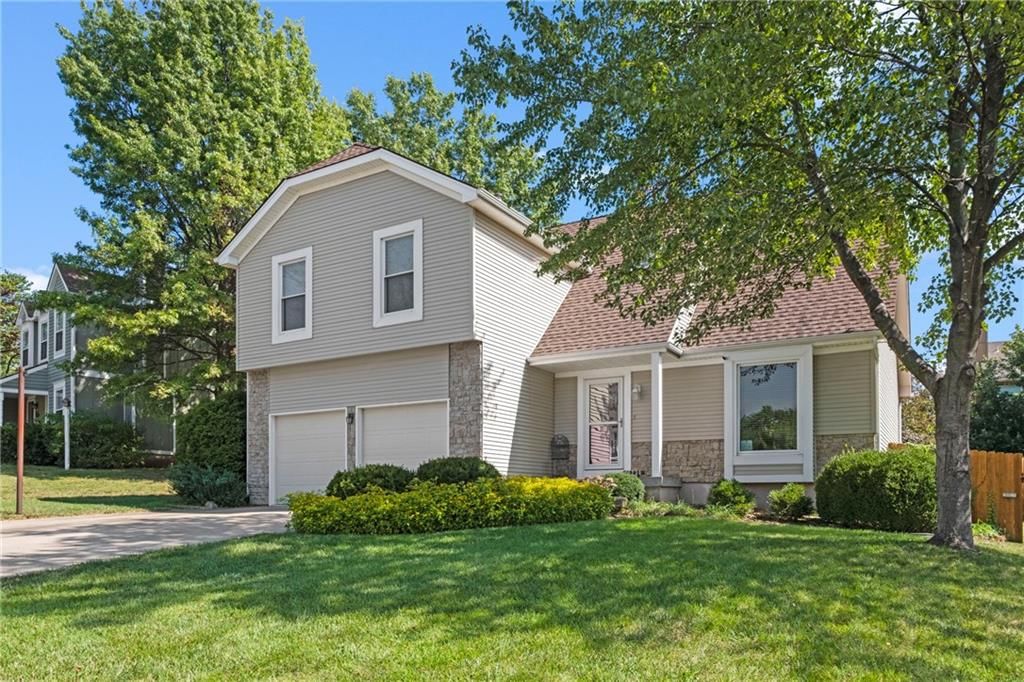 15235 Dearborn Street — photo 3