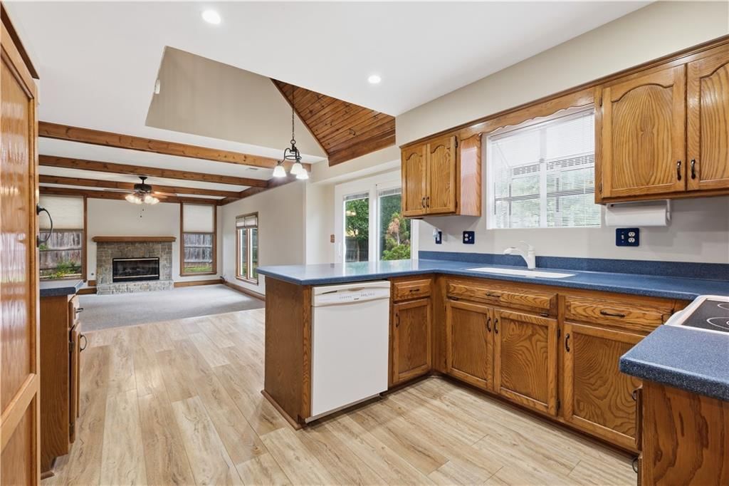 15235 Dearborn Street — photo 13