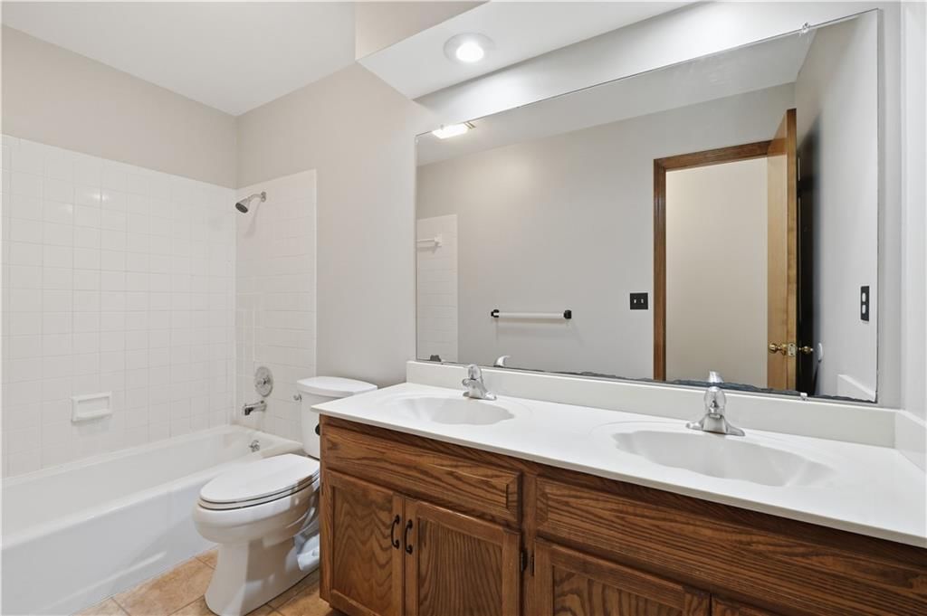 15235 Dearborn Street — photo 25