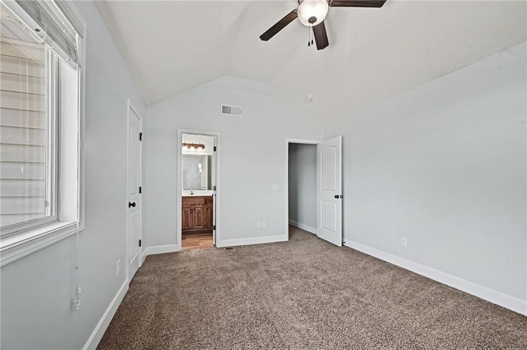 138-140 Roller Court — photo 8