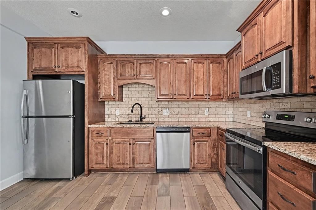 138-140 Roller Court — photo 10