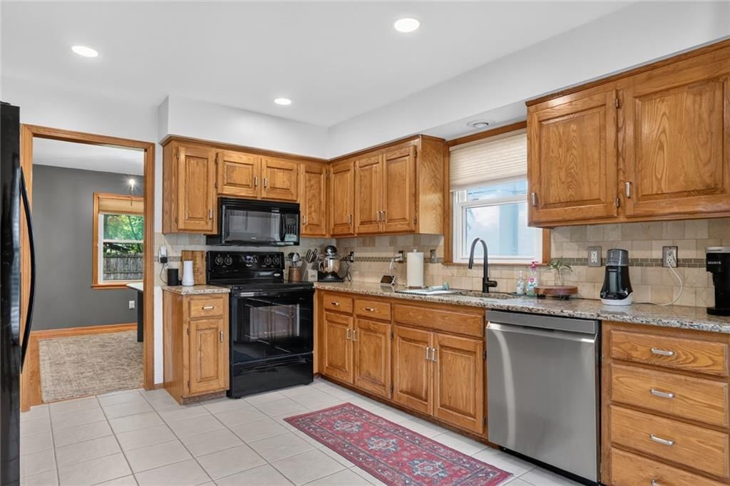 15713 W 81st Street — photo 7