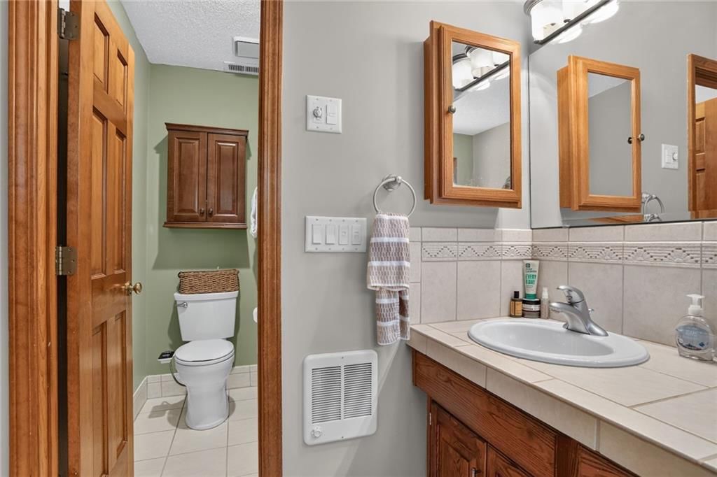 15713 W 81st Street — photo 11